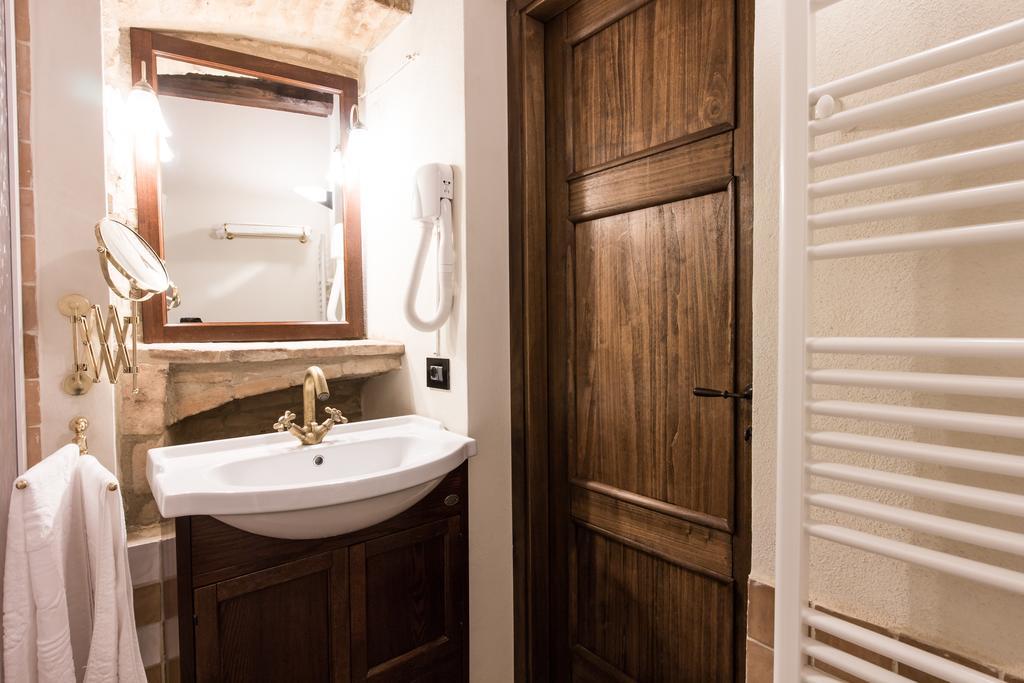 Domus In Castro Bed & Breakfast Montecchio  Oda fotoğraf